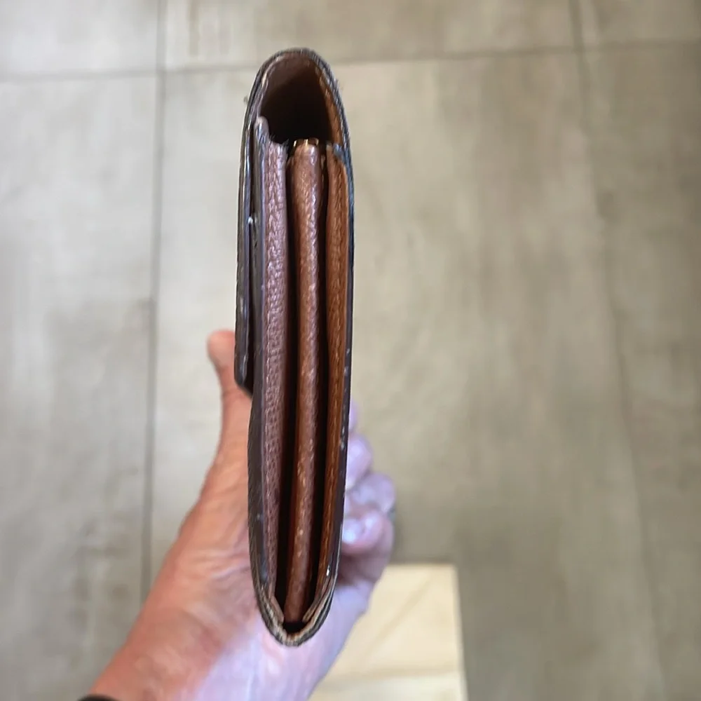 Louis Vuitton Monogram Wallet - Picture 4 of 15